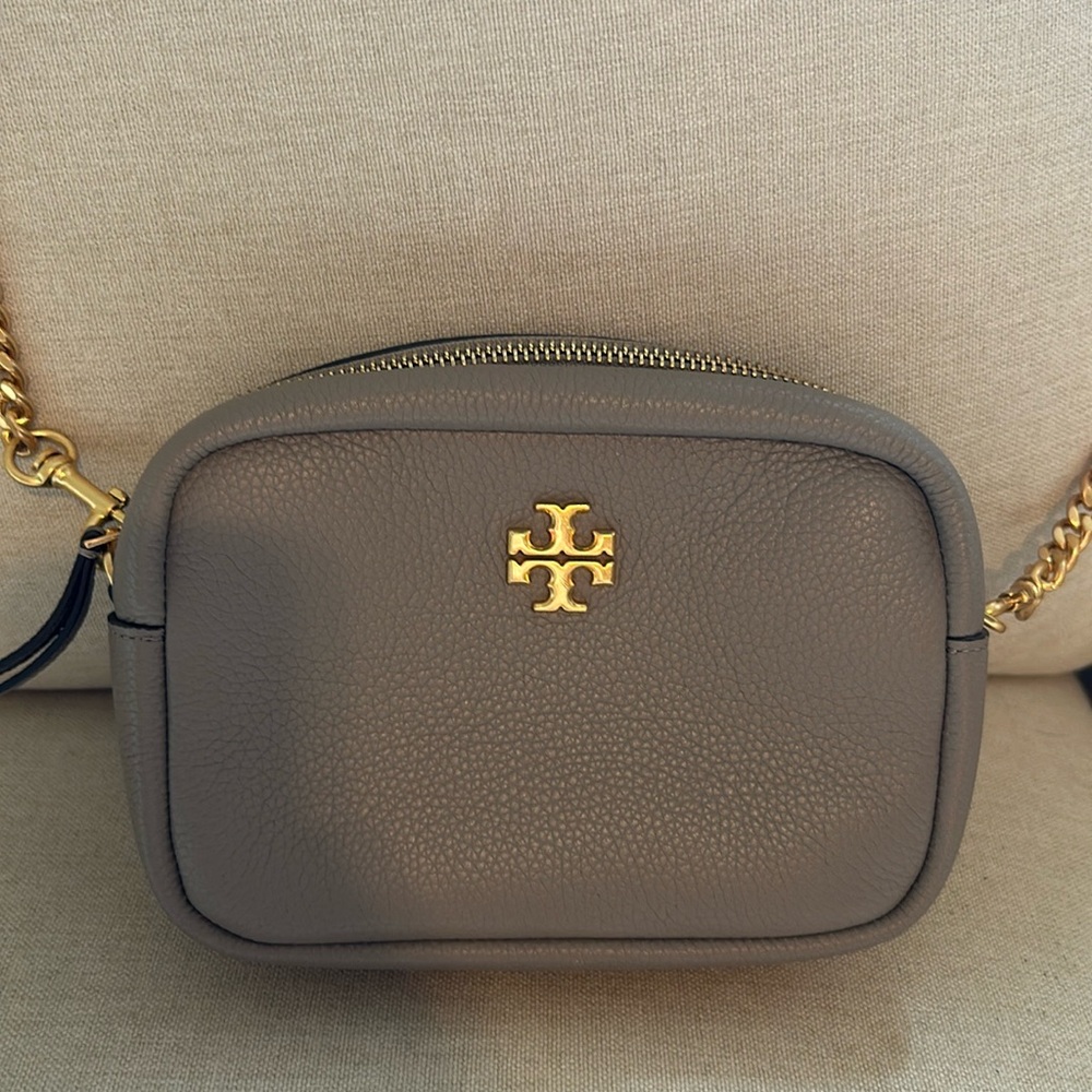 Tory Burch Crossbody - EUC!!